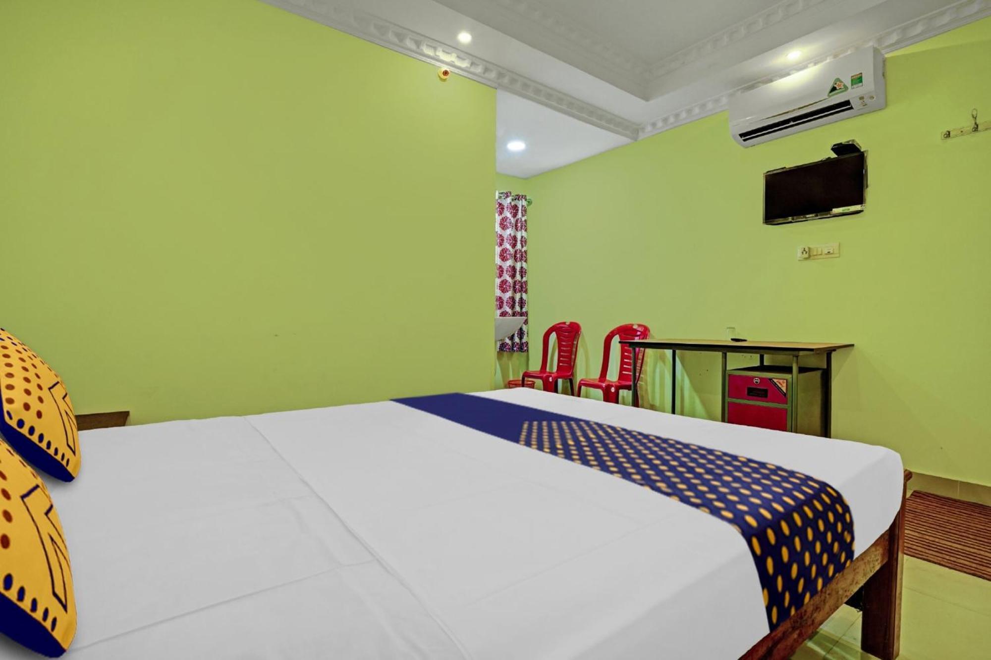 Hotel O Ss Residency Punalur Bagian luar foto