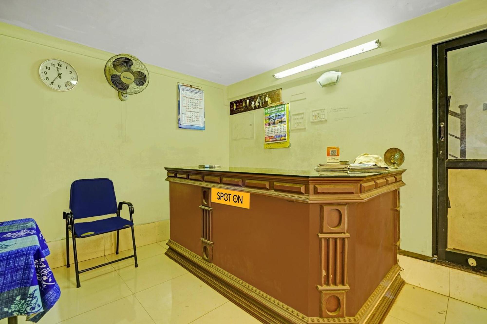 Hotel O Ss Residency Punalur Bagian luar foto