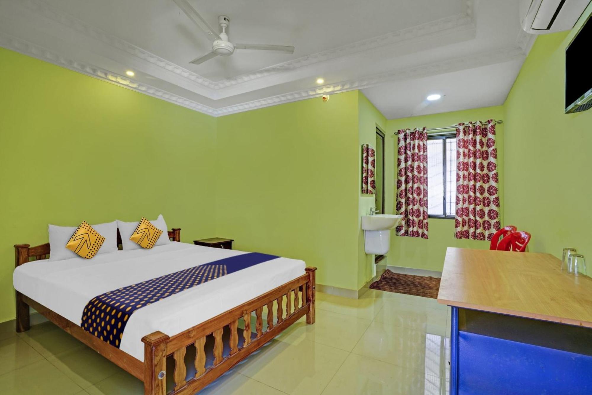 Hotel O Ss Residency Punalur Bagian luar foto