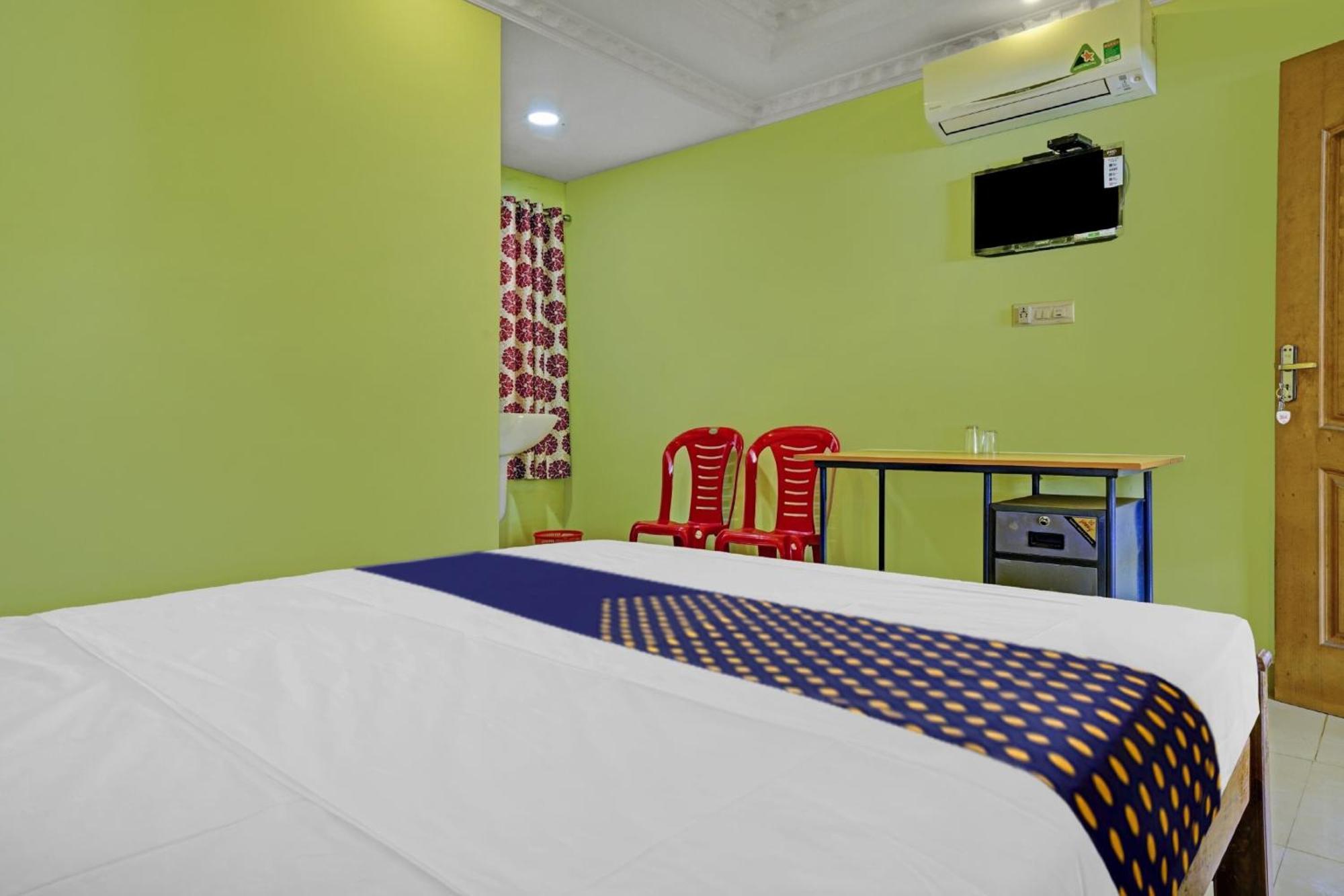 Hotel O Ss Residency Punalur Bagian luar foto