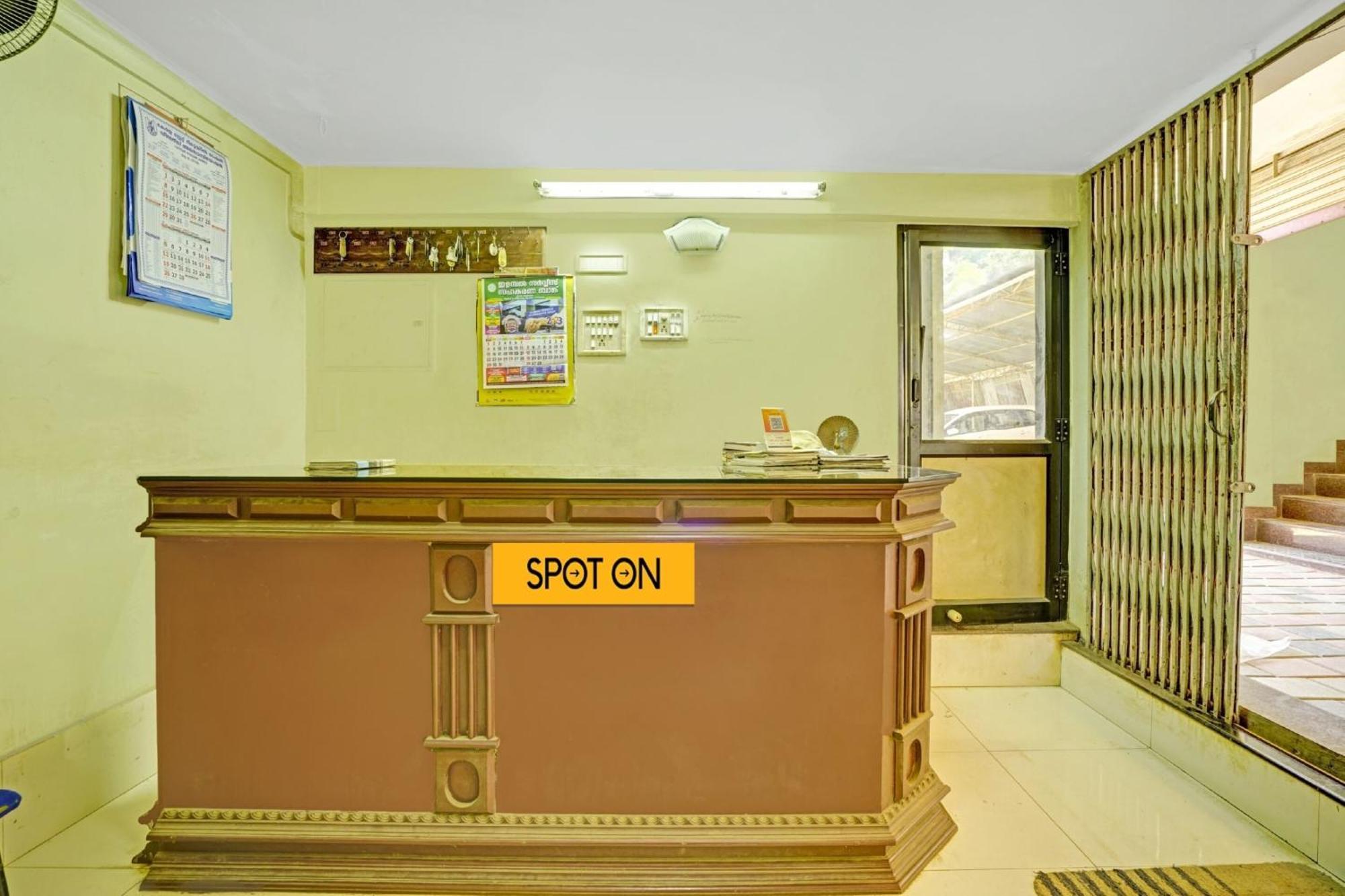Hotel O Ss Residency Punalur Bagian luar foto